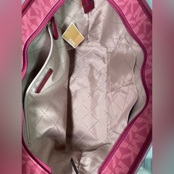 COPY - NWT Michael Kors Jet Set Mulberry Carry-All Tote - Picture 5 of 11